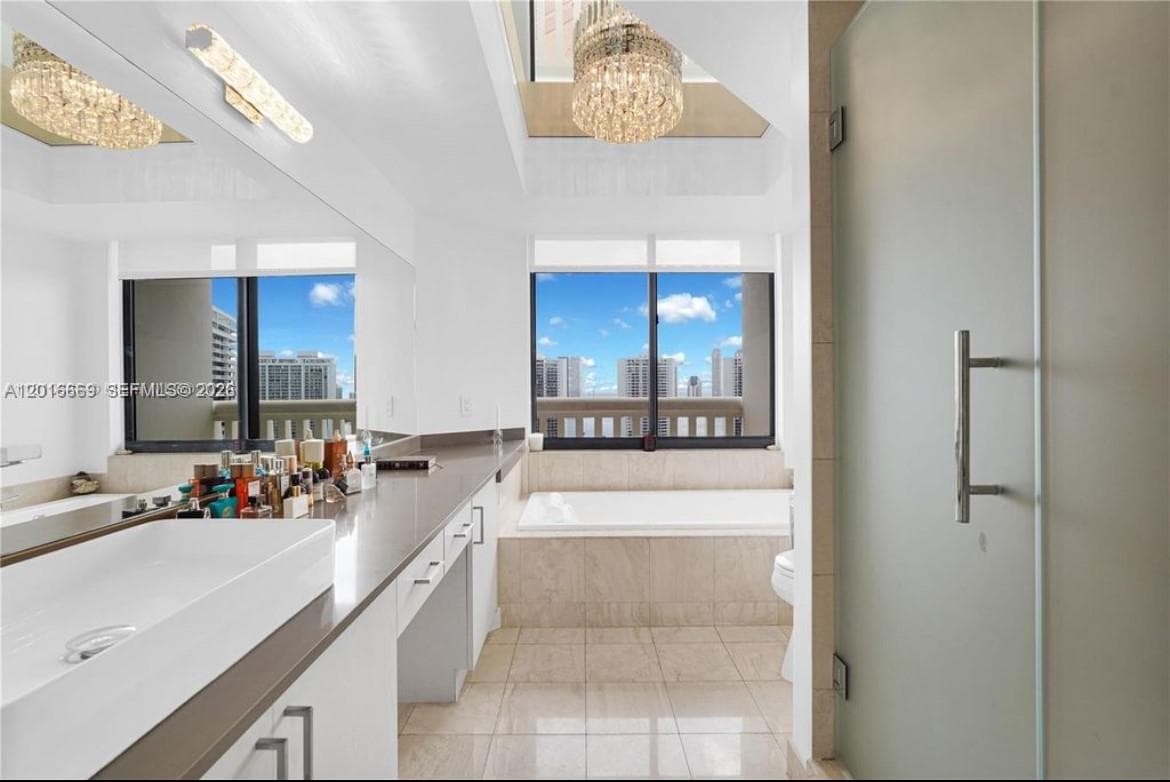 1000 W Island Blvd 2508 photo 19