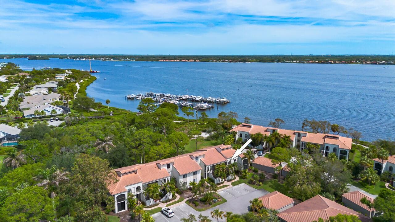 2516 NW Seagrass Drive #8b 2