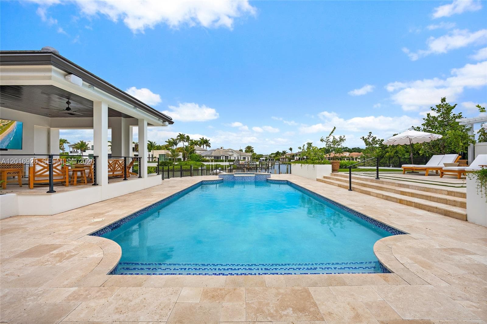 386 Eagle Dr 3