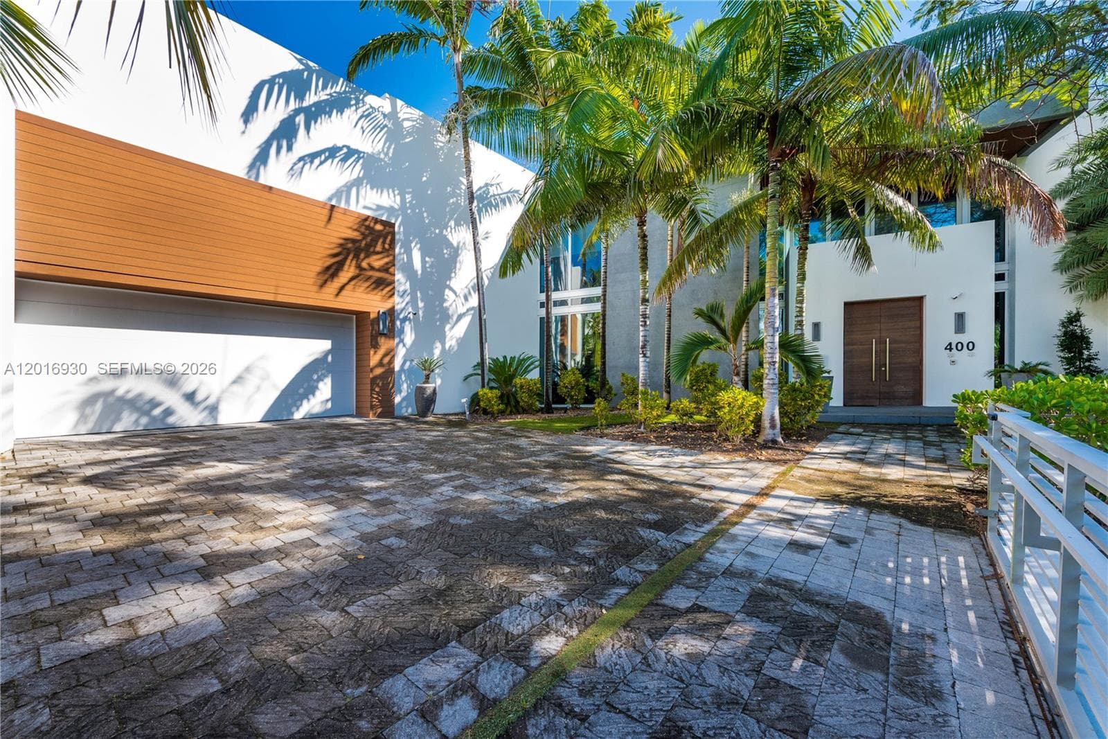 400 Tamarind Dr 3