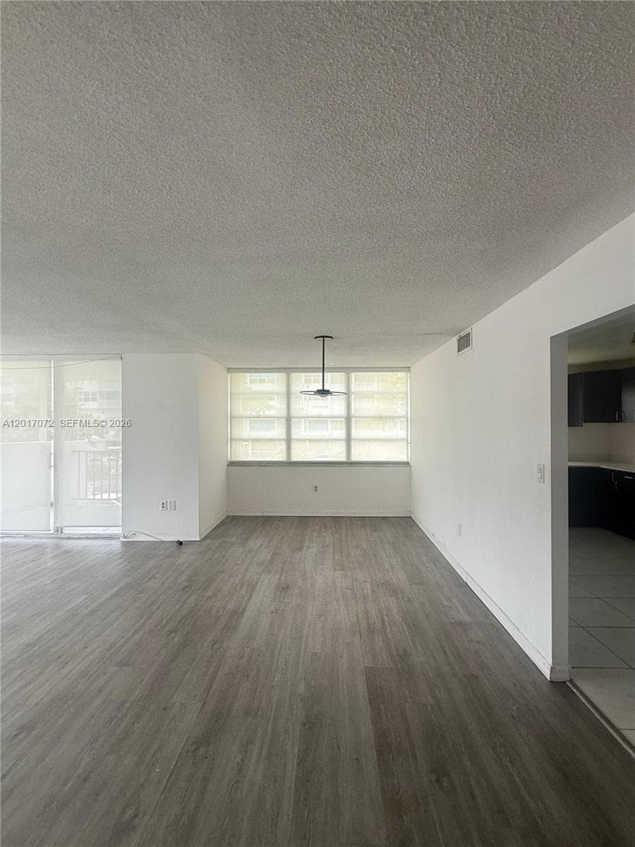 2750 NE 183rd St T-211 photo 19