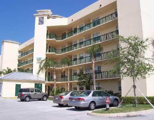 27 Royal Palm Way #406 1