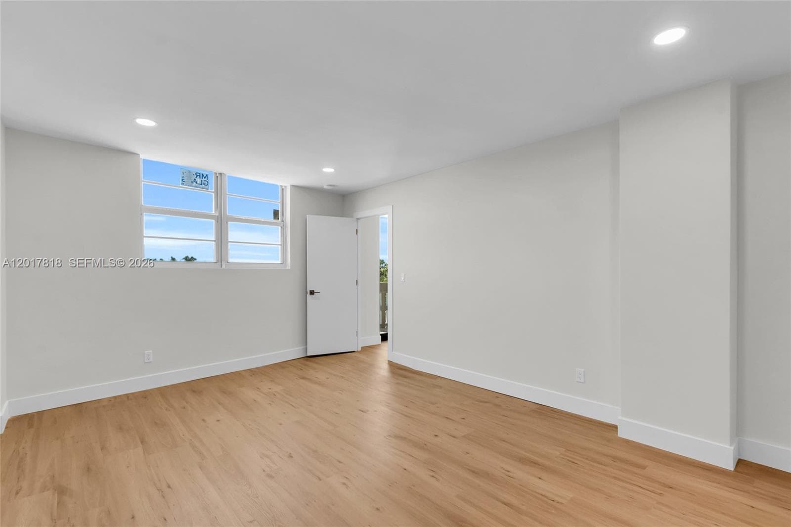 90 Edgewater Dr 525 photo 22