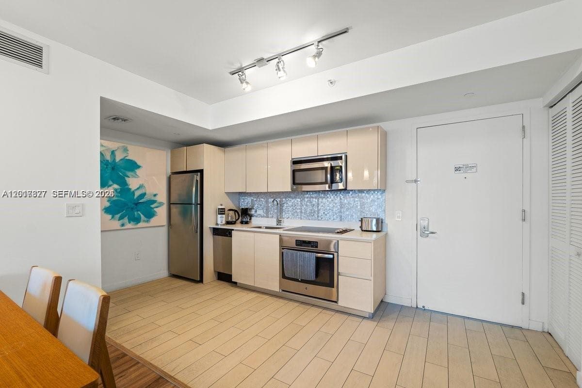 2602 E Hallandale Beach Blvd R1109 photo 10