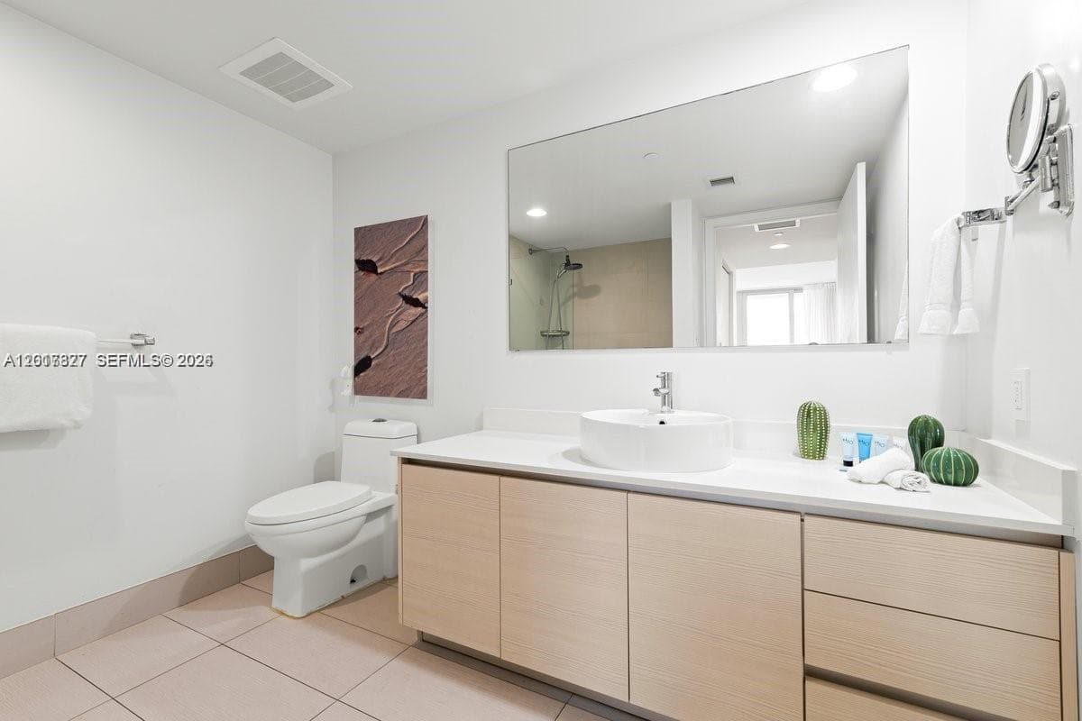 2602 E Hallandale Beach Blvd R1109 photo 14