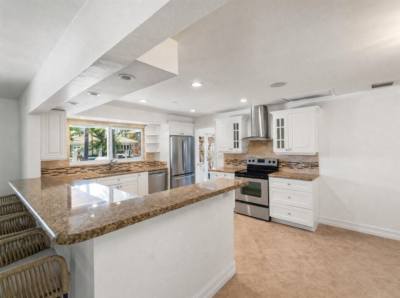 330 SE 10th Street 3