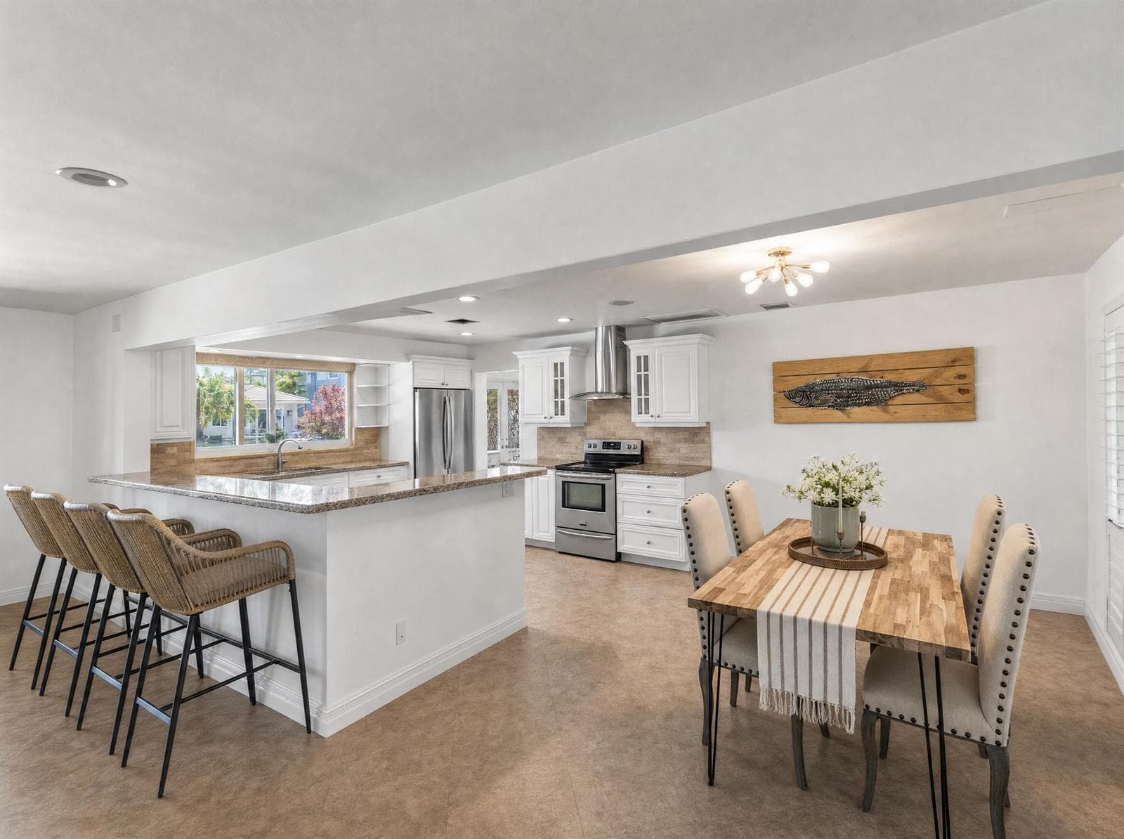 330 SE 10th Street 1