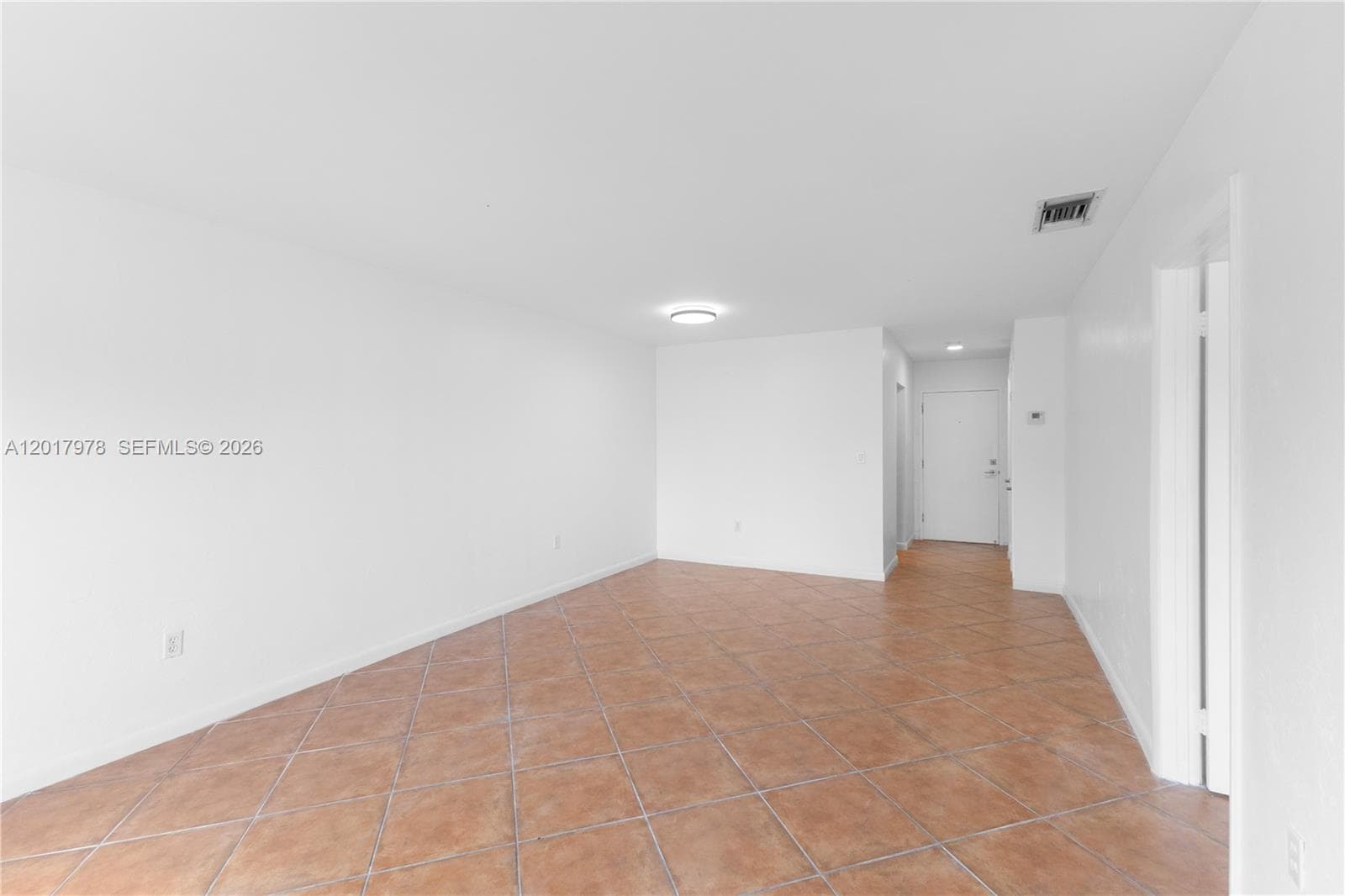 2600 NE 135th St 4E-A photo 6