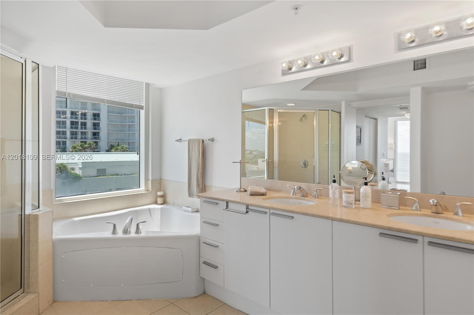 16699 Collins Ave 702 photo 10