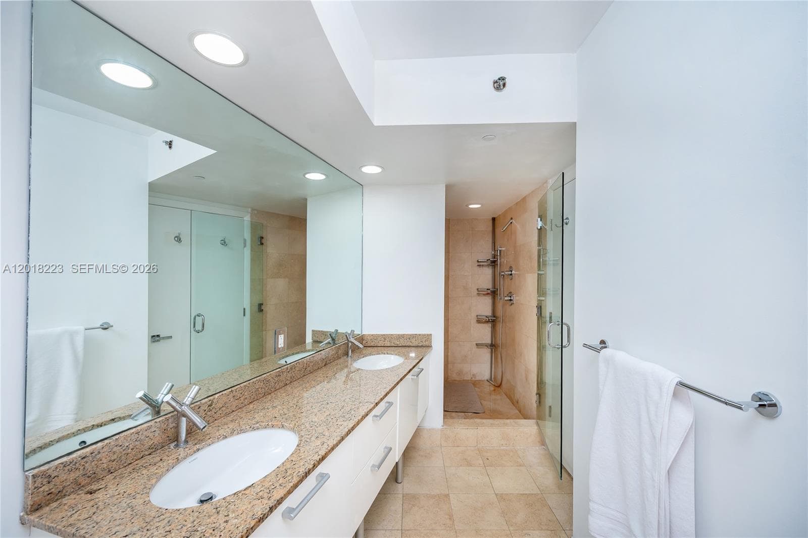17201 Collins Ave 506 photo 17