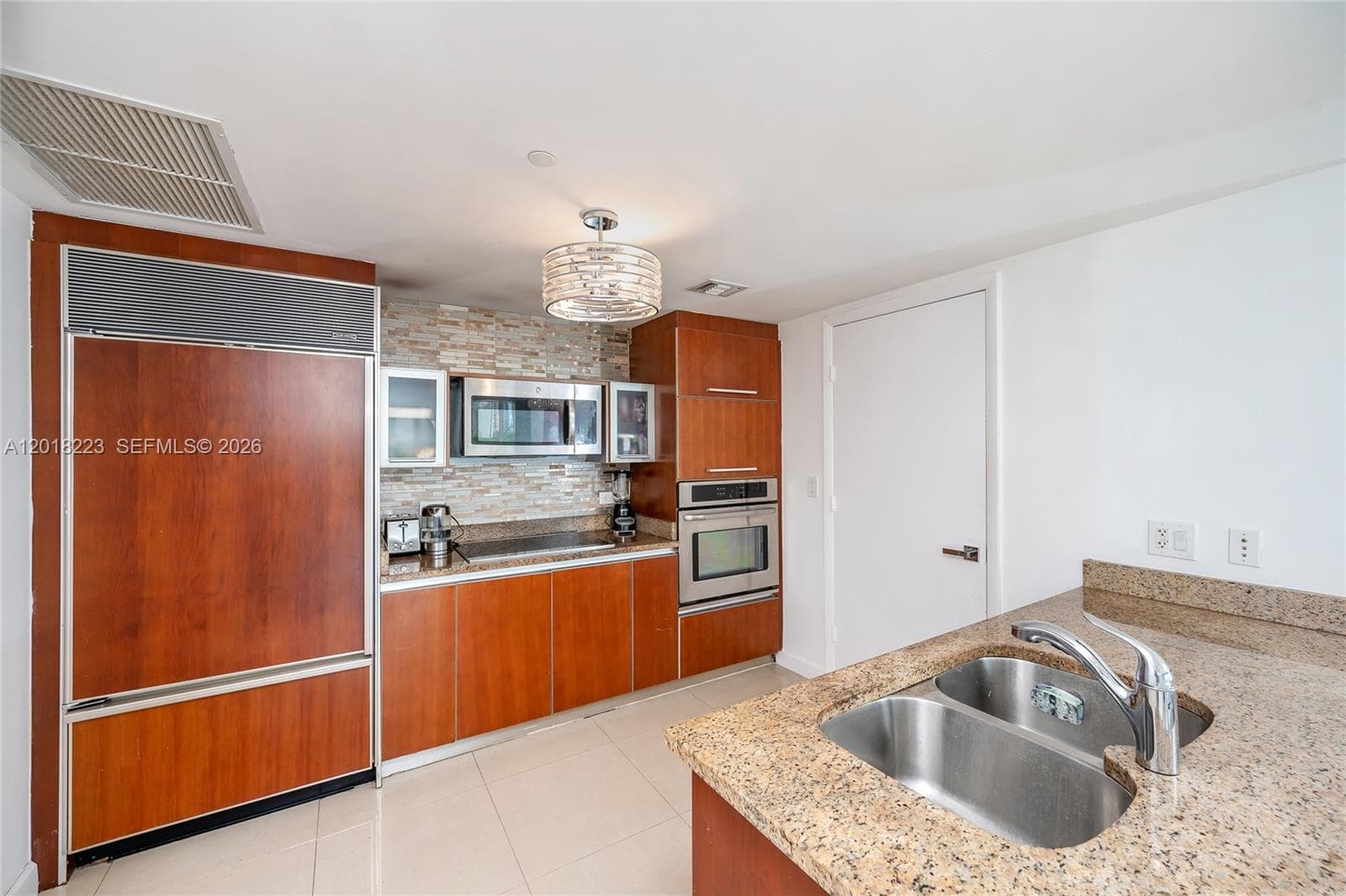17201 Collins Ave 506 photo 3
