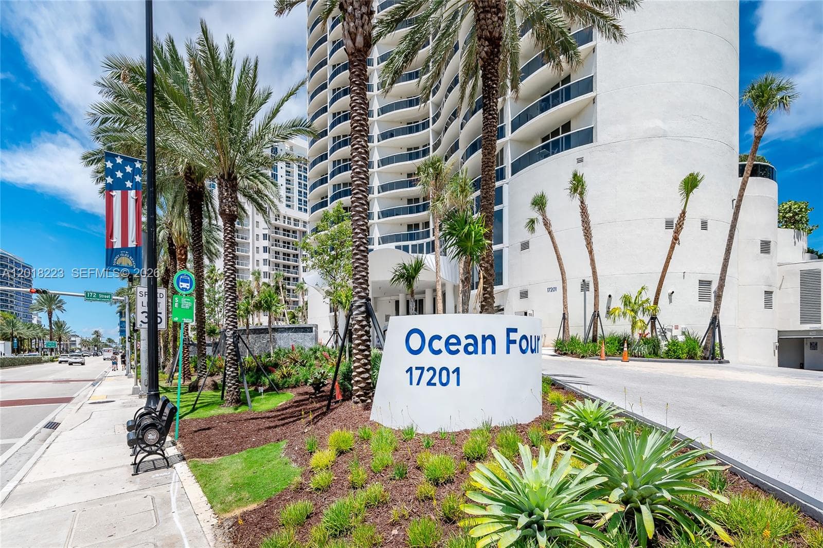 17201 Collins Ave 506 photo 9