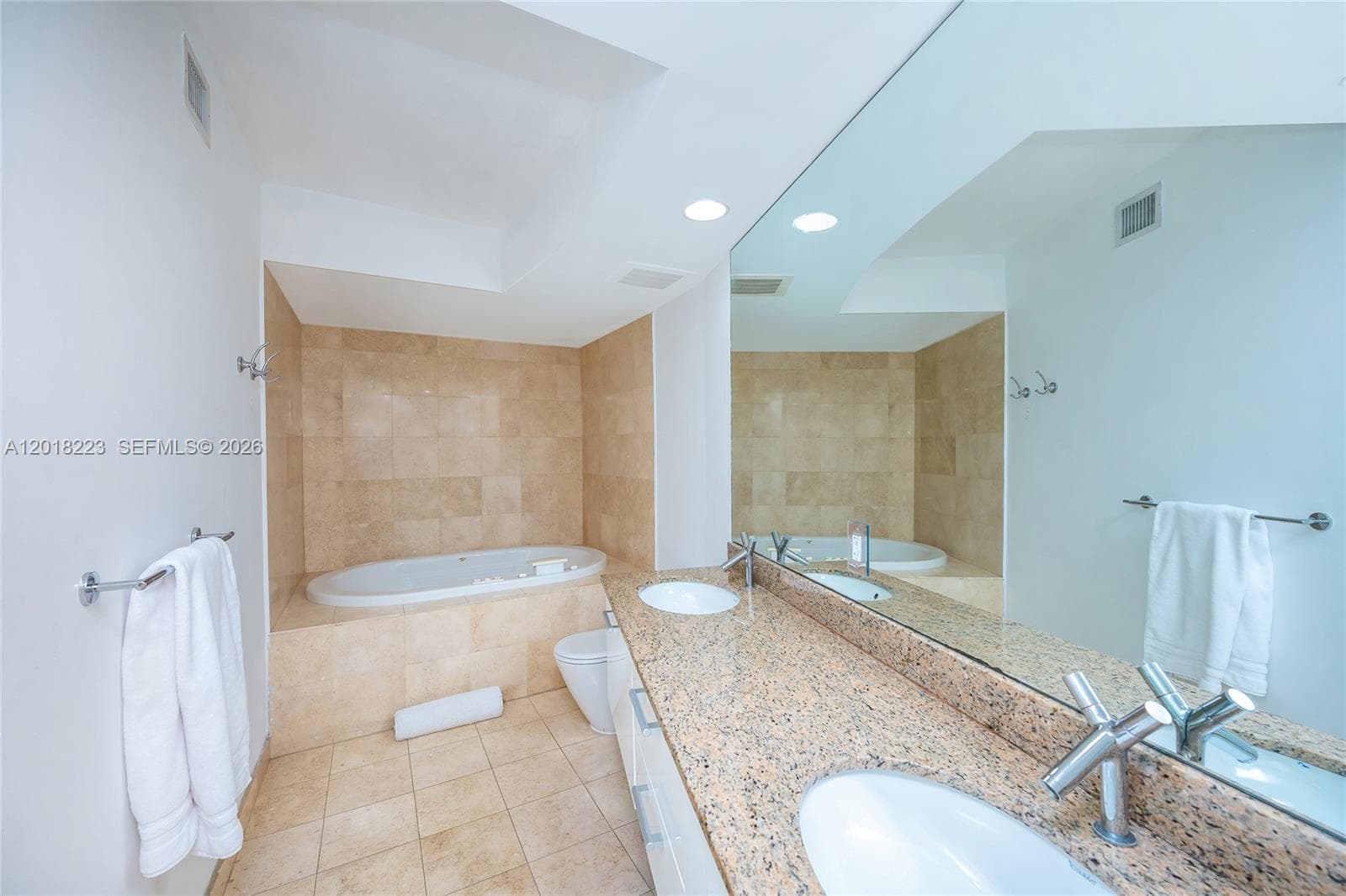 17201 Collins Ave 506 photo 18
