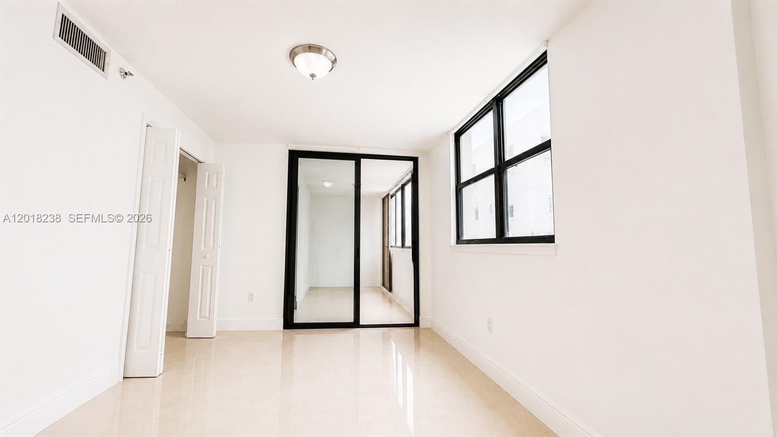 1621 Collins Ave 310 photo 17
