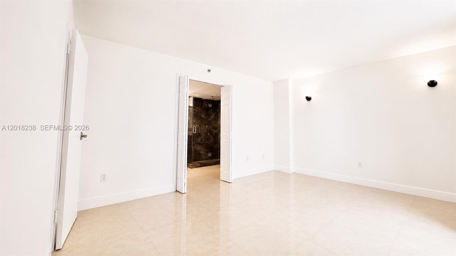 1621 Collins Ave 310 photo 20