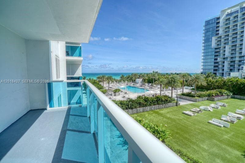 2301 Collins Ave 404 photo 11