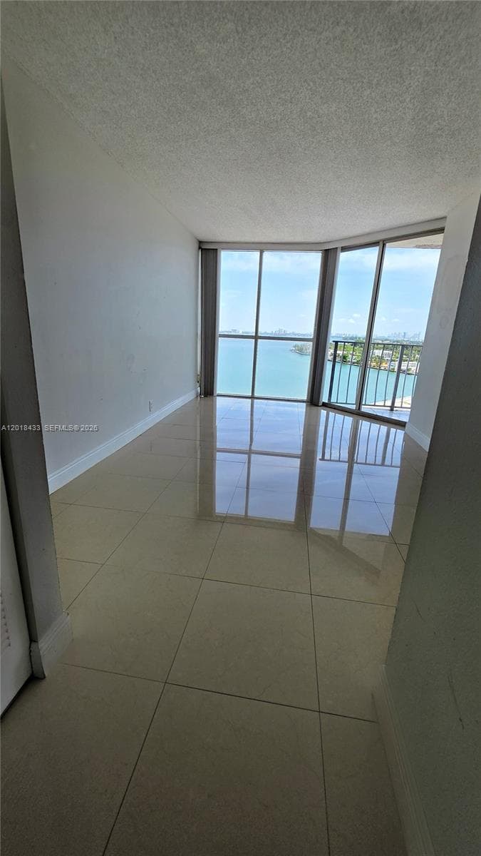 7601 E Treasure Dr 1516 photo 13