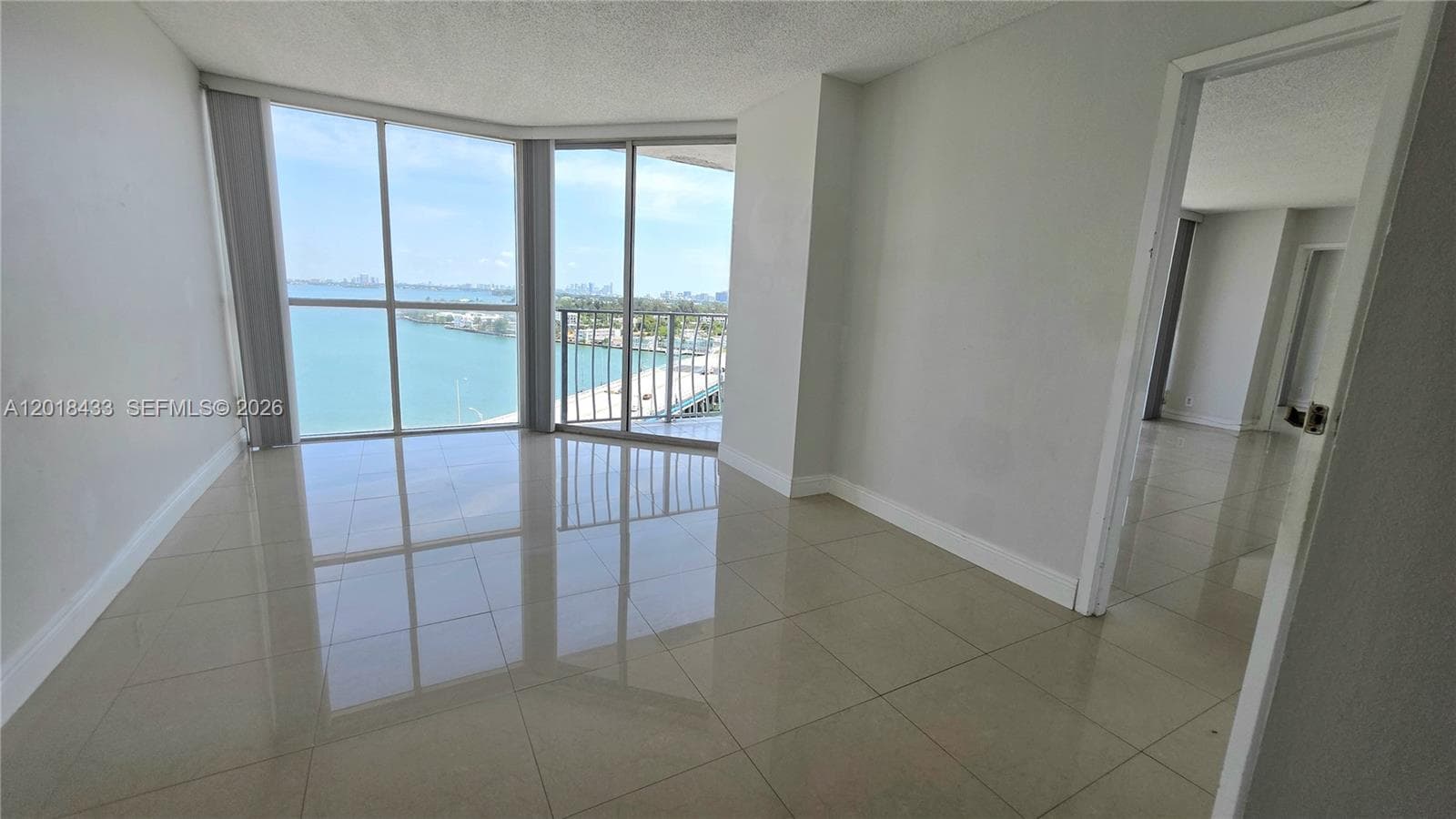 7601 E Treasure Dr 1516 photo 9