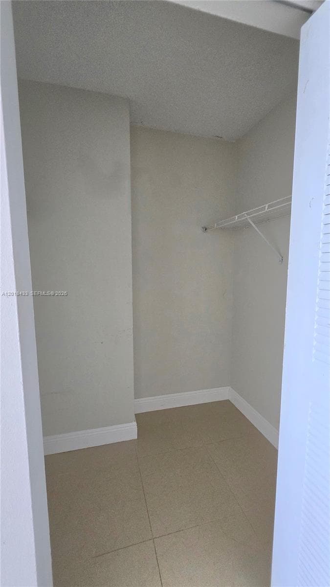 7601 E Treasure Dr 1516 photo 10