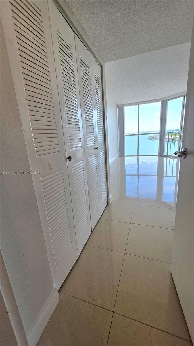 7601 E Treasure Dr 1516 photo 14