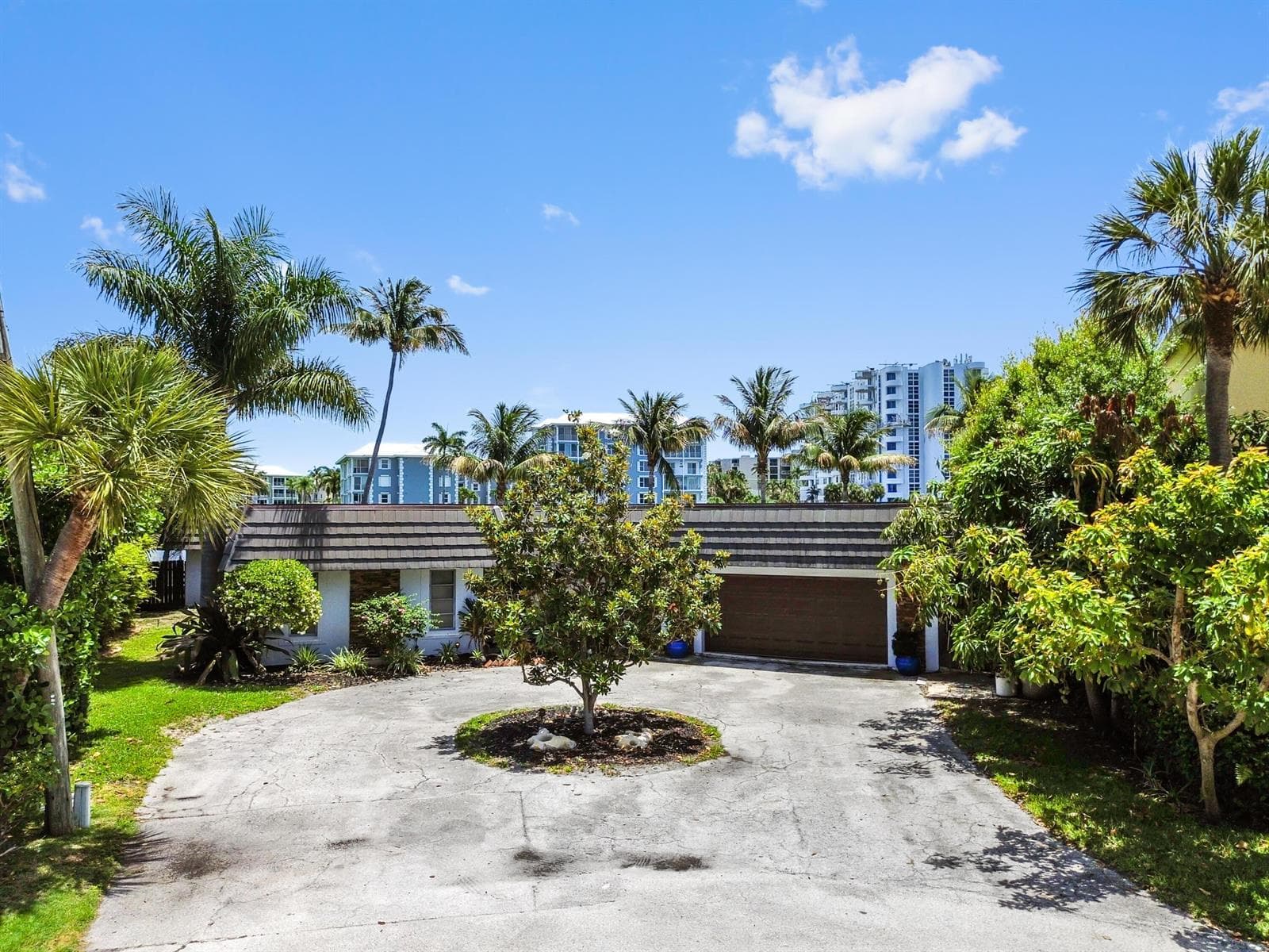 976 Banyan Drive 4