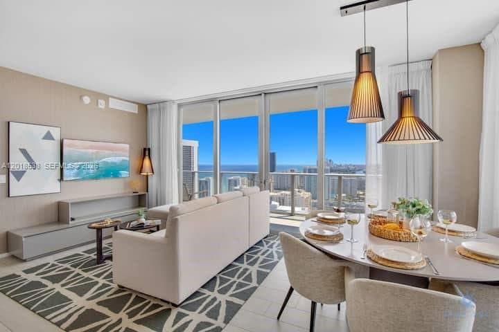 4010 Ocean Dr 3