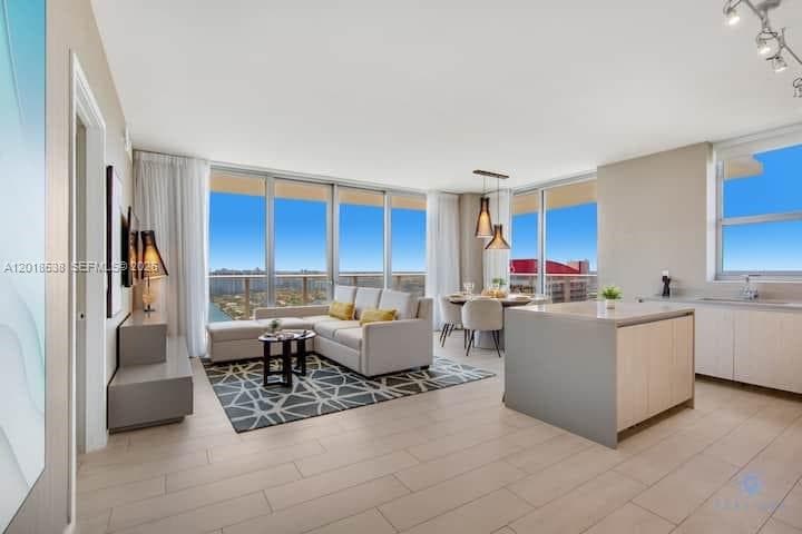 4010 Ocean Dr 1