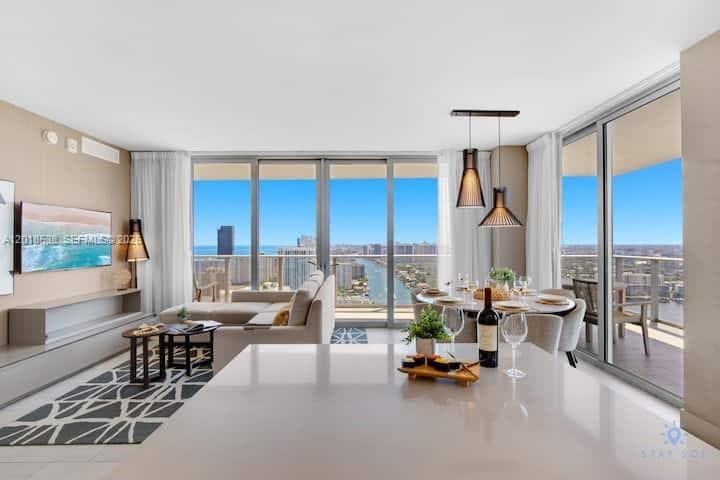 4010 Ocean Dr R2708 photo 11