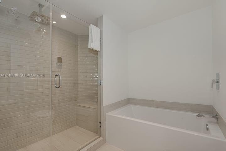 4010 Ocean Dr R2708 photo 21