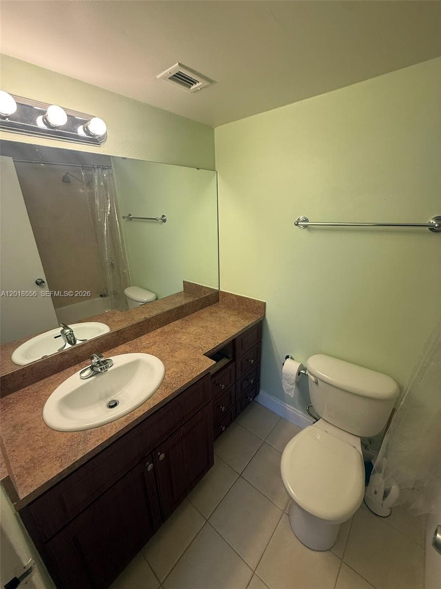 2020 NE 135th St 503 photo 13