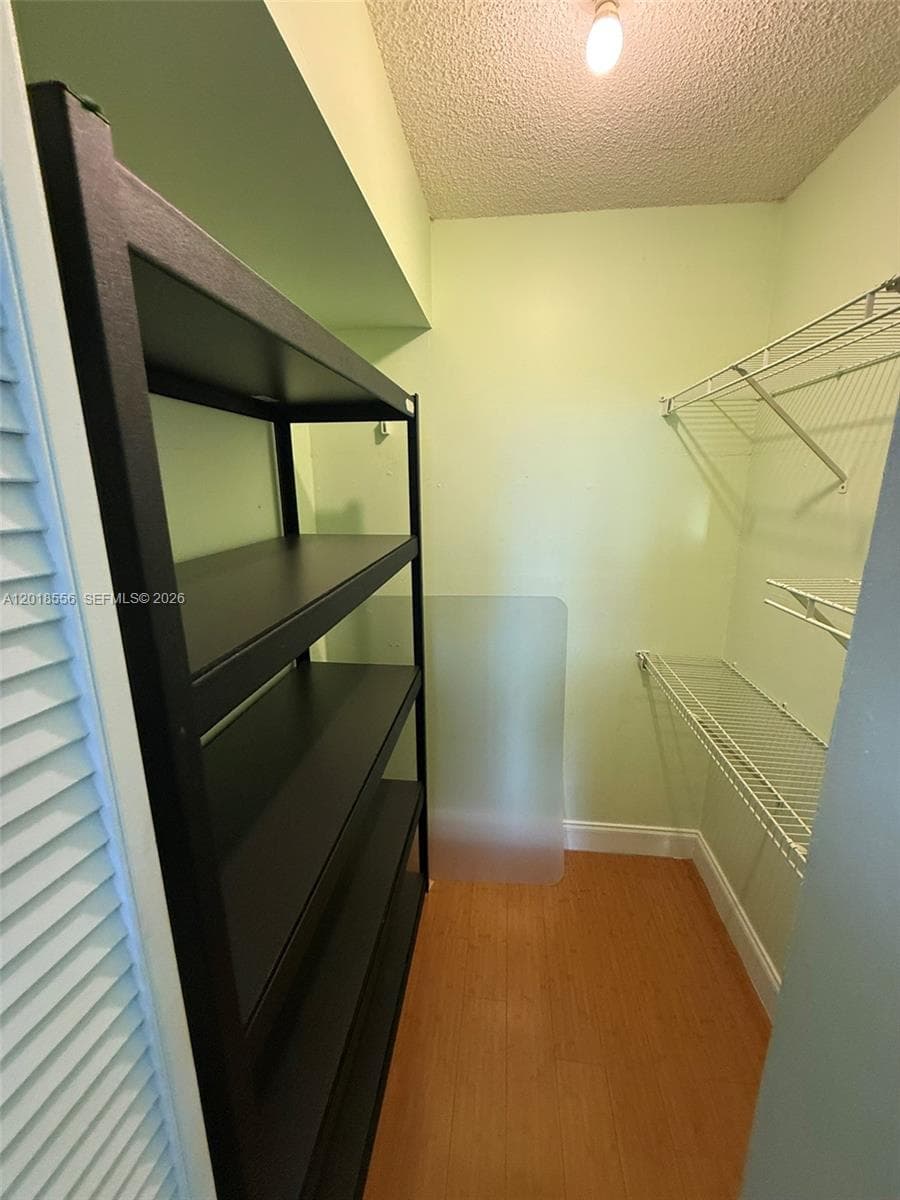 2020 NE 135th St 503 photo 19