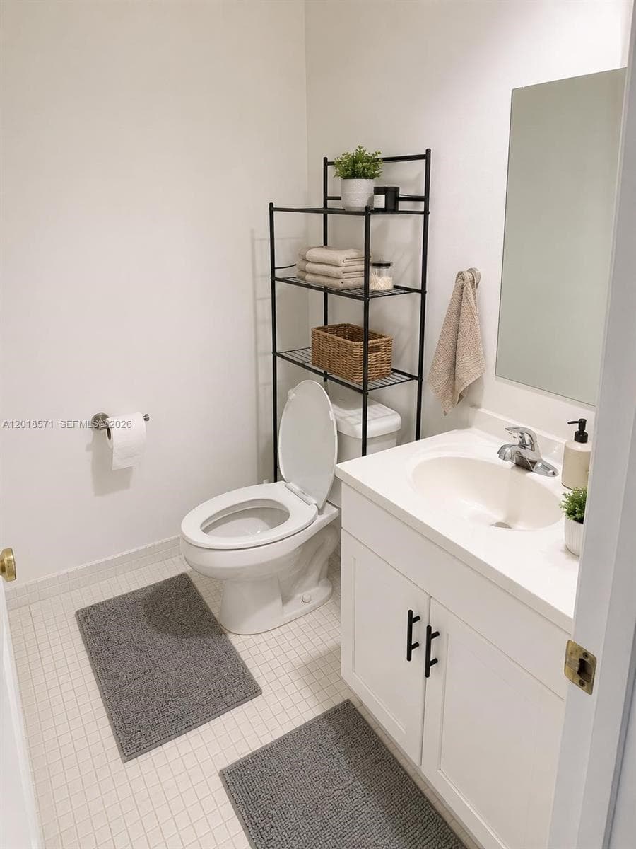 1833 S Ocean Dr 805 photo 12