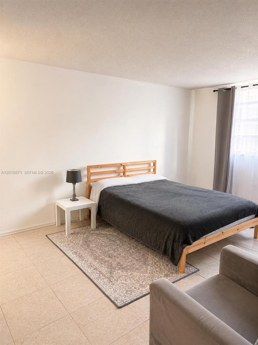 1833 S Ocean Dr 805 photo 10
