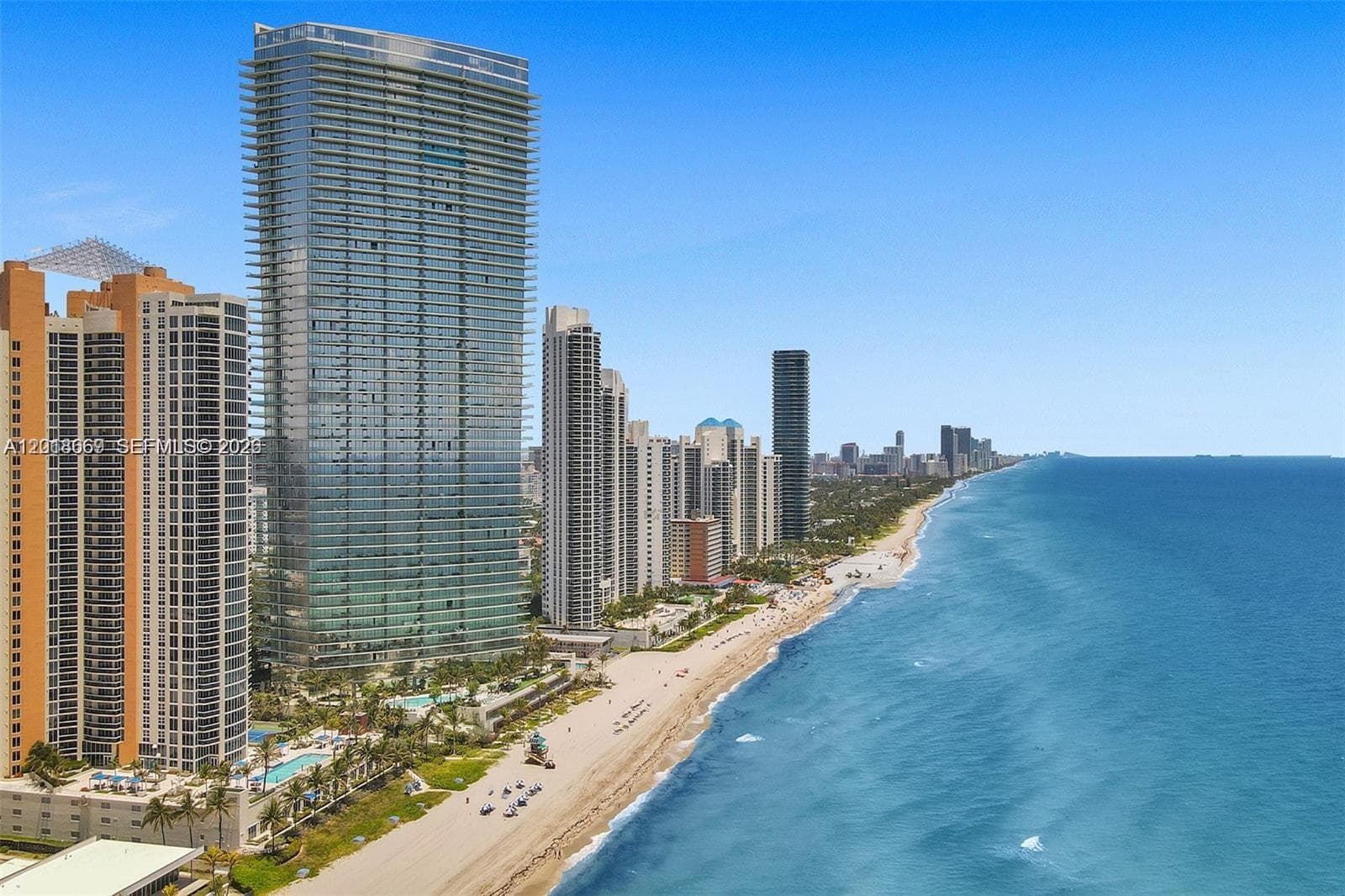 18975 Collins Ave 1