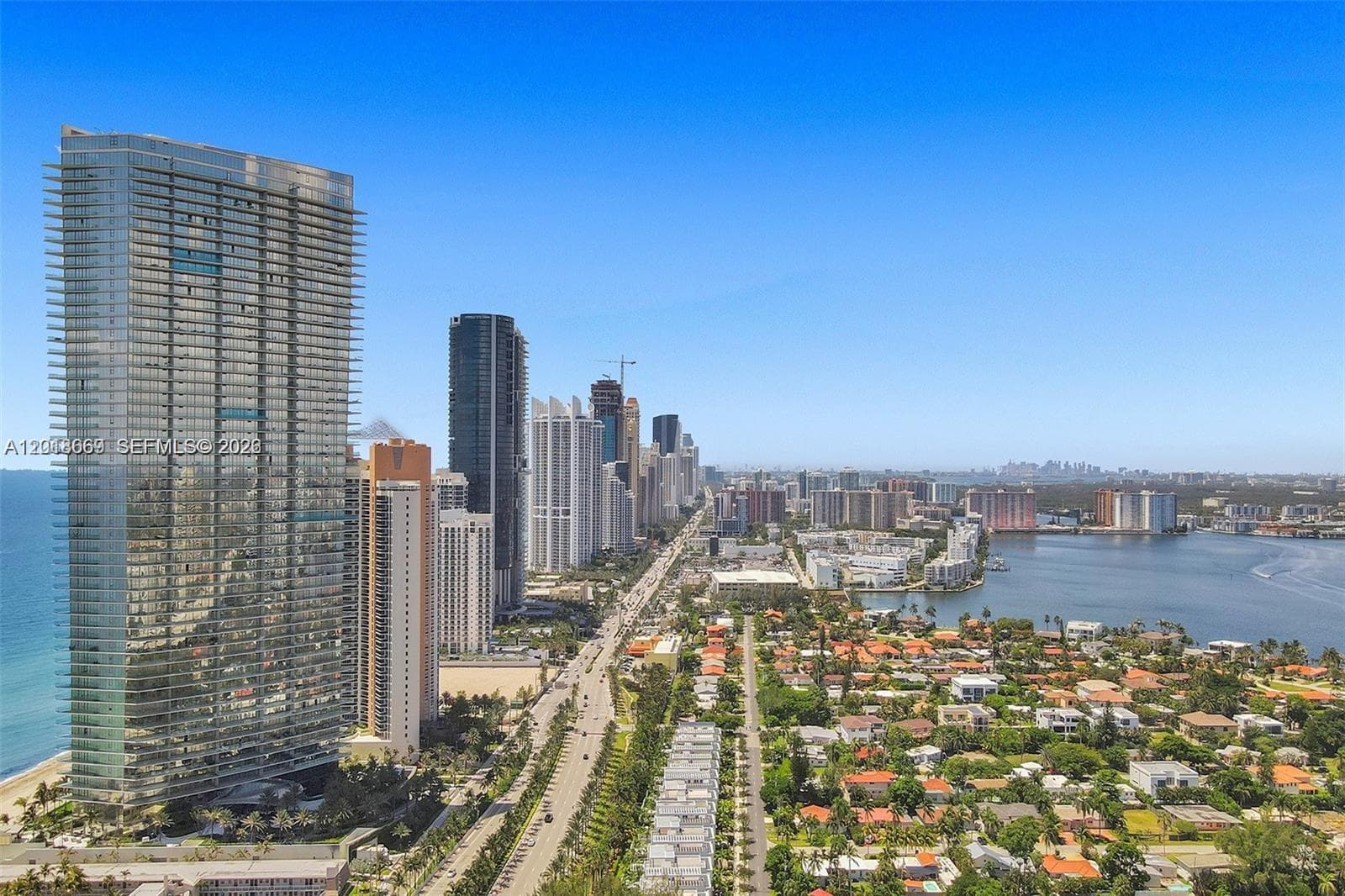 18975 Collins Ave 5