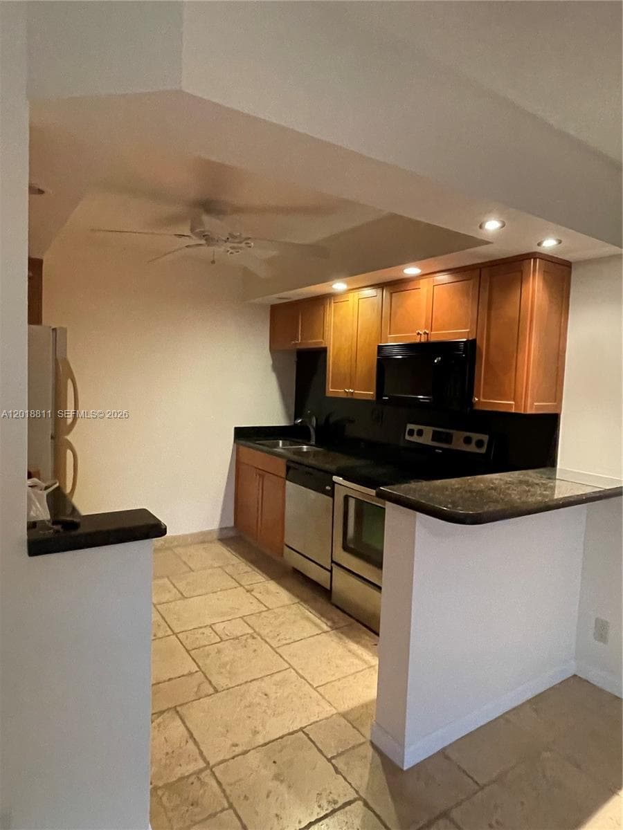 2900 NE 30th St A-7 photo 3