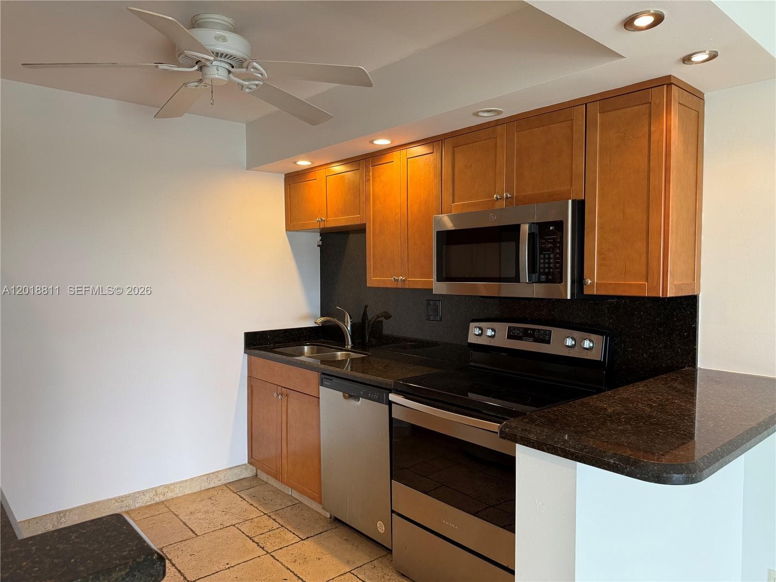 2900 NE 30th St A-7 photo 1