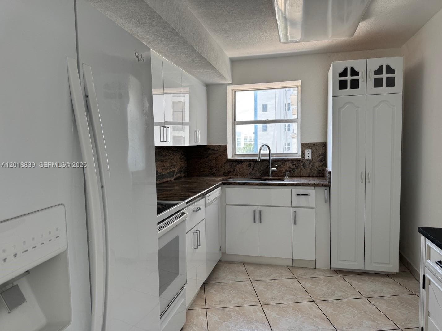 6039 COLLINS AV 537 photo 3