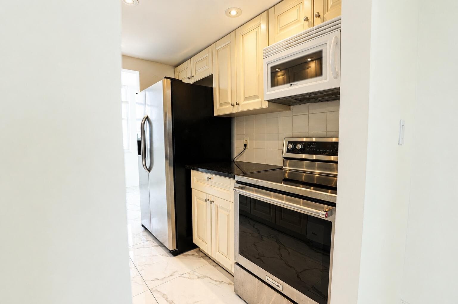 101 Briny Avenue 401 photo 17