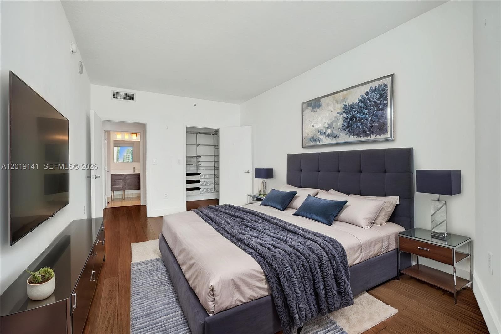 1900 N Bayshore Dr 2204 photo 6