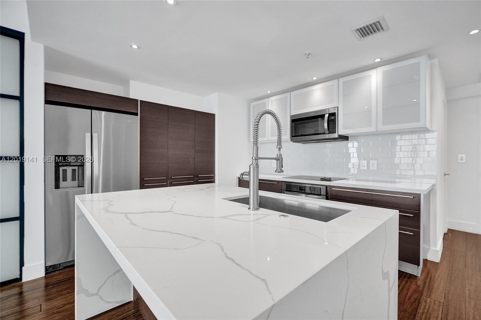 1900 N Bayshore Dr 2204 photo 13