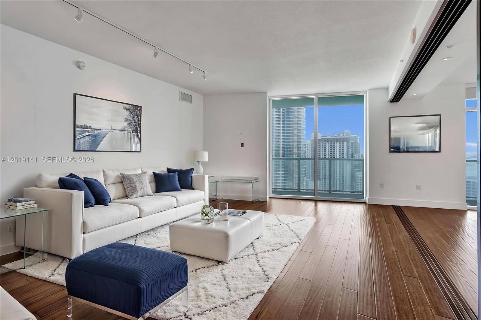 1900 N Bayshore Dr 2204 photo 9