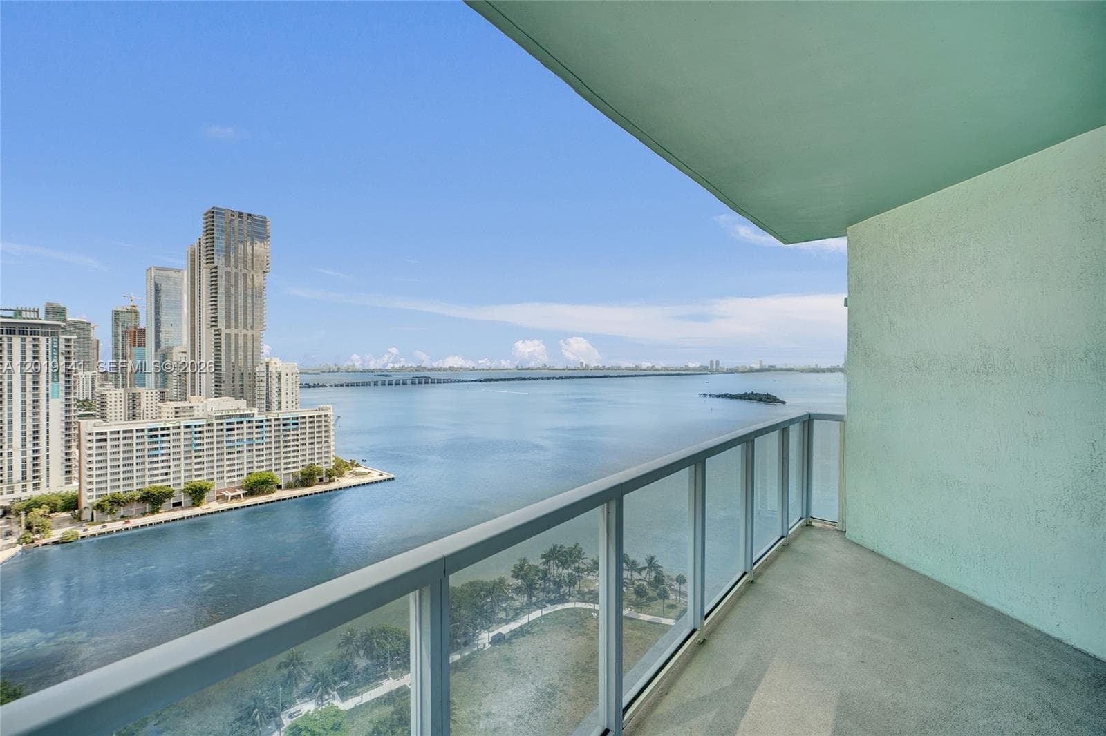1900 N Bayshore Dr 2204 photo 19