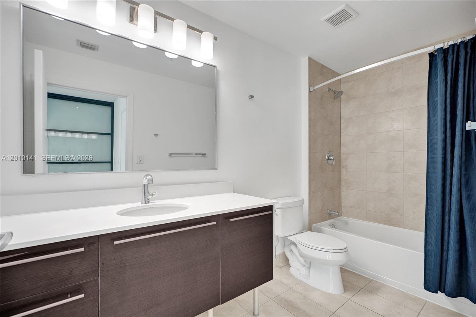 1900 N Bayshore Dr 2204 photo 4