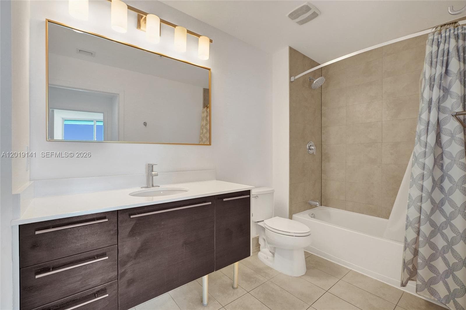 1900 N Bayshore Dr 2204 photo 8