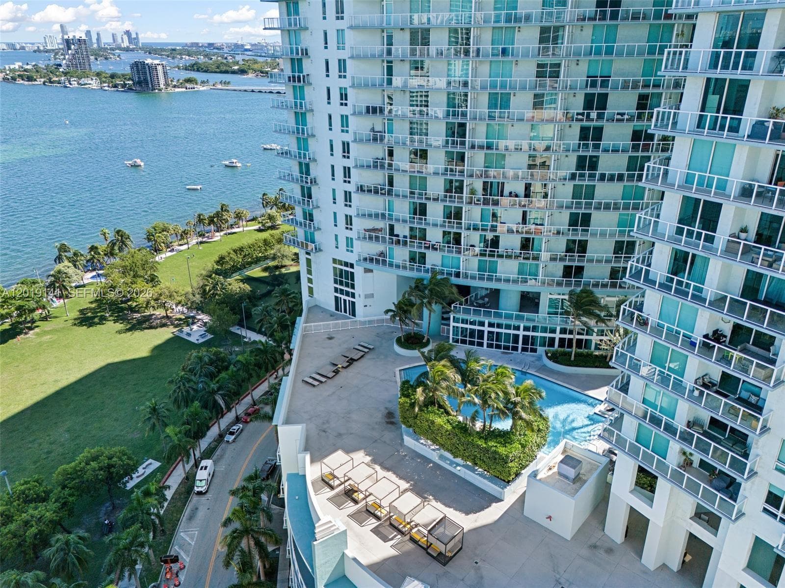 1900 N Bayshore Dr 2204 photo 21