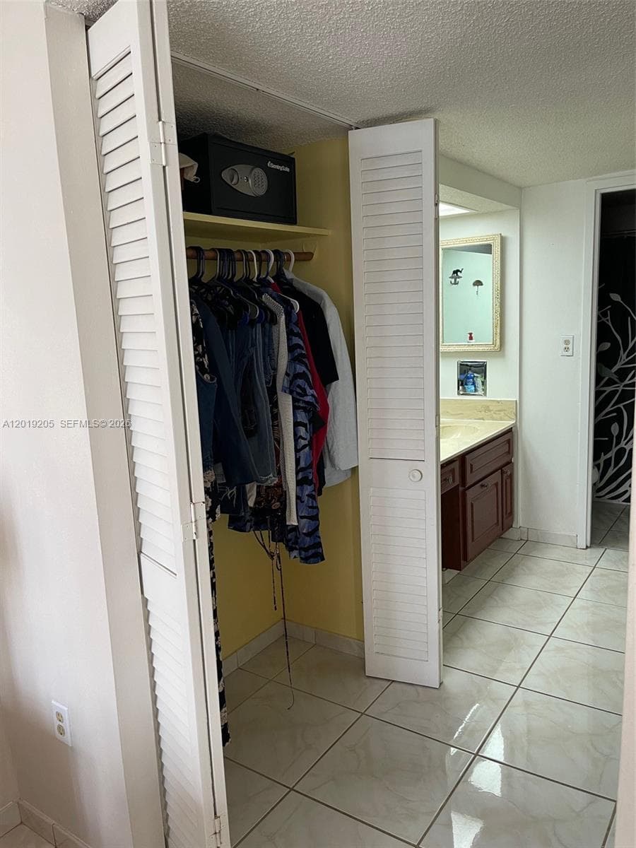 5701 Collins Ave 511 photo 17