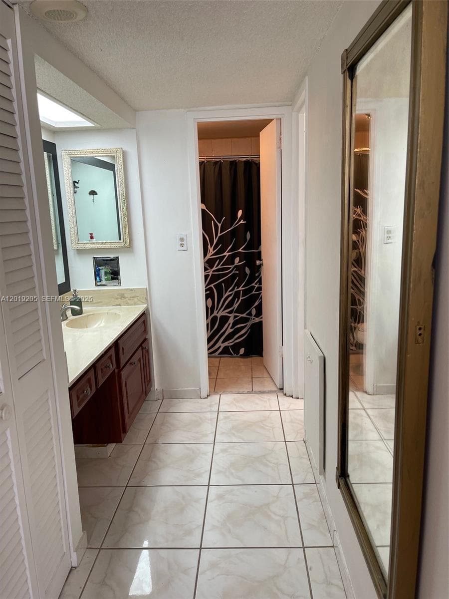 5701 Collins Ave 511 photo 19