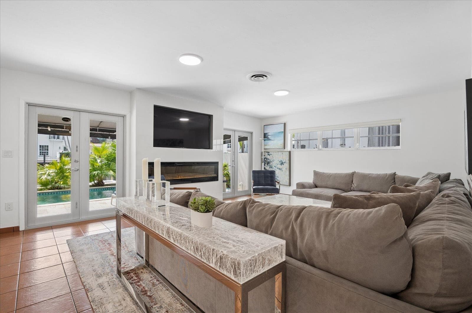 325 Coconut Isle Drive 2