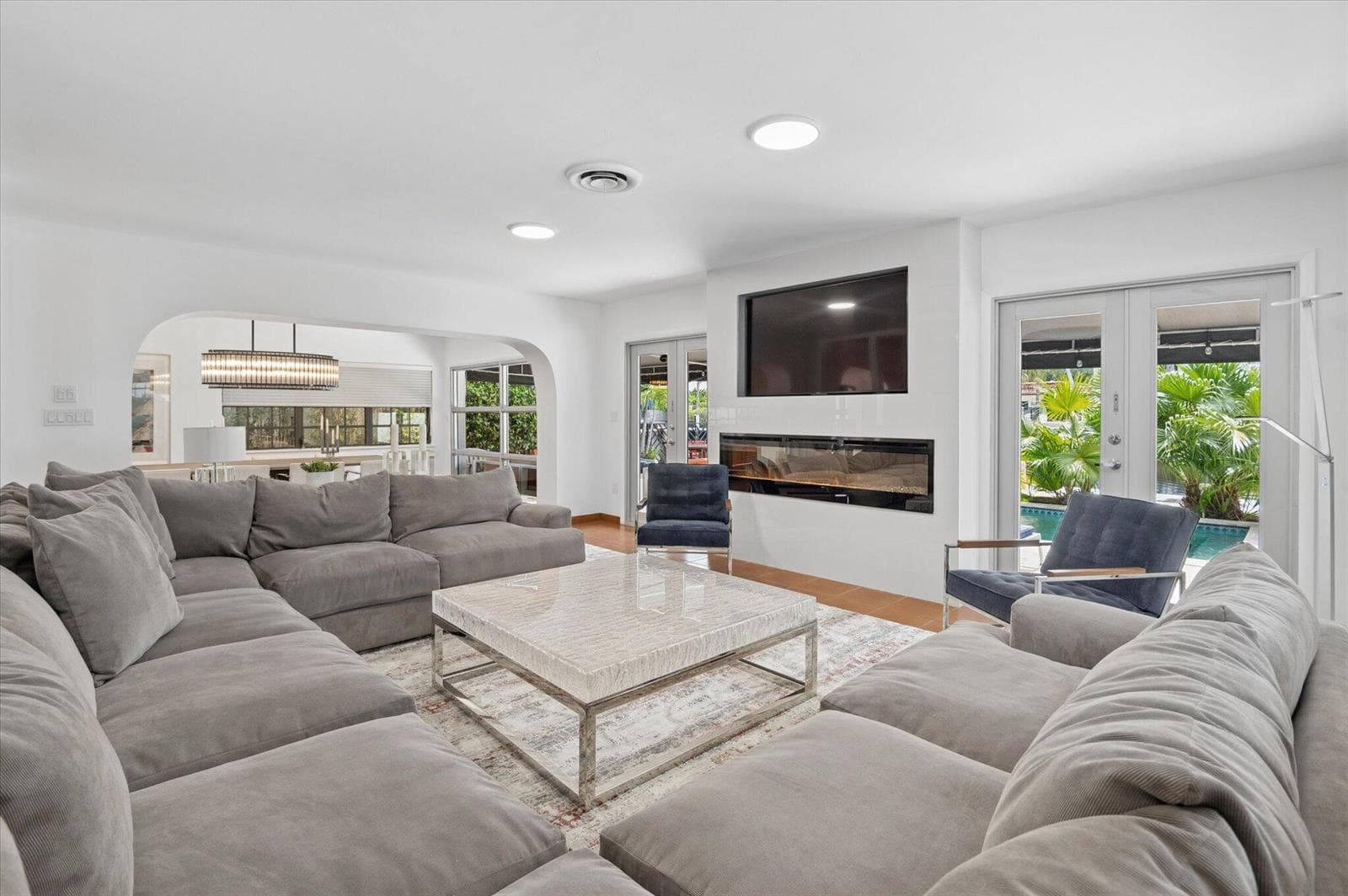 325 Coconut Isle Drive 3